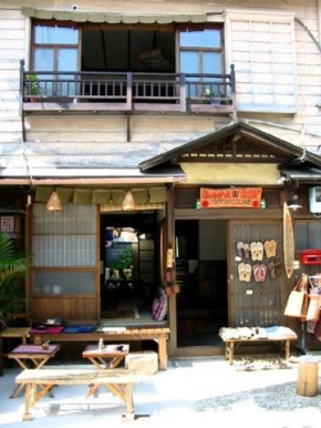 Отель Buddha Guest House  Танабэ